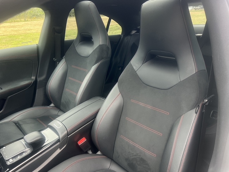 Mercedes-Benz CLA CLA220d AMG Line Night Edition - U11286