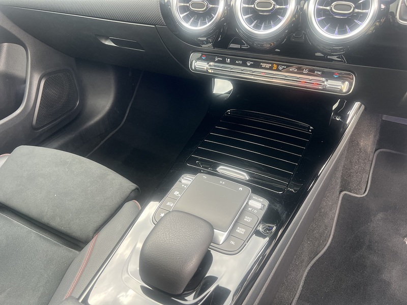 Mercedes-Benz CLA CLA220d AMG Line Night Edition - U11286