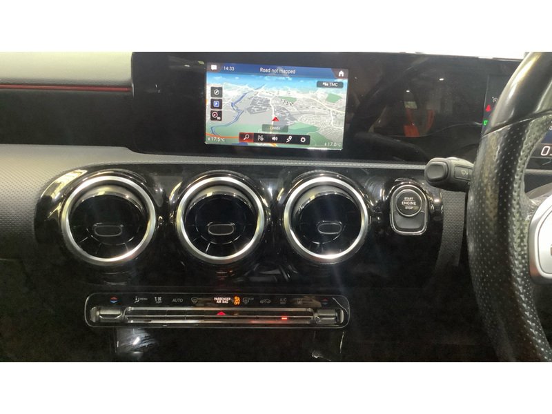 Mercedes-Benz A Class A250e AMG Line - U11298