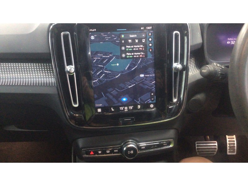 Volvo XC40 Plus - U11300