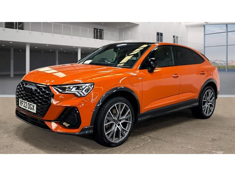 Audi Q3 TFSIe Vorsprung - U11309
