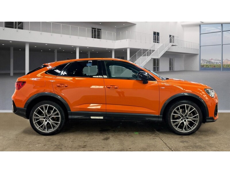 Audi Q3 TFSIe Vorsprung - U11309