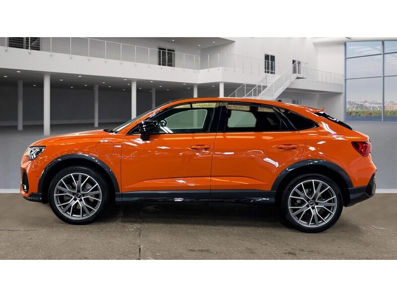Audi Q3 TFSIe Vorsprung - U11309