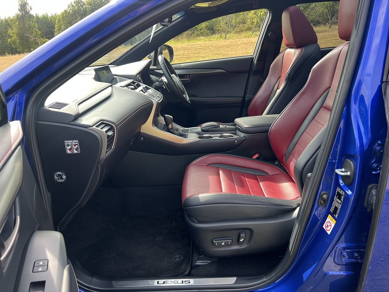 Lexus NX 300h F Sport - U11310