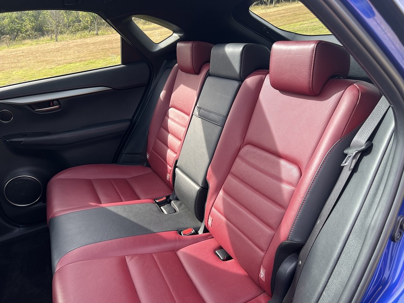 Lexus NX 300h F Sport - U11310