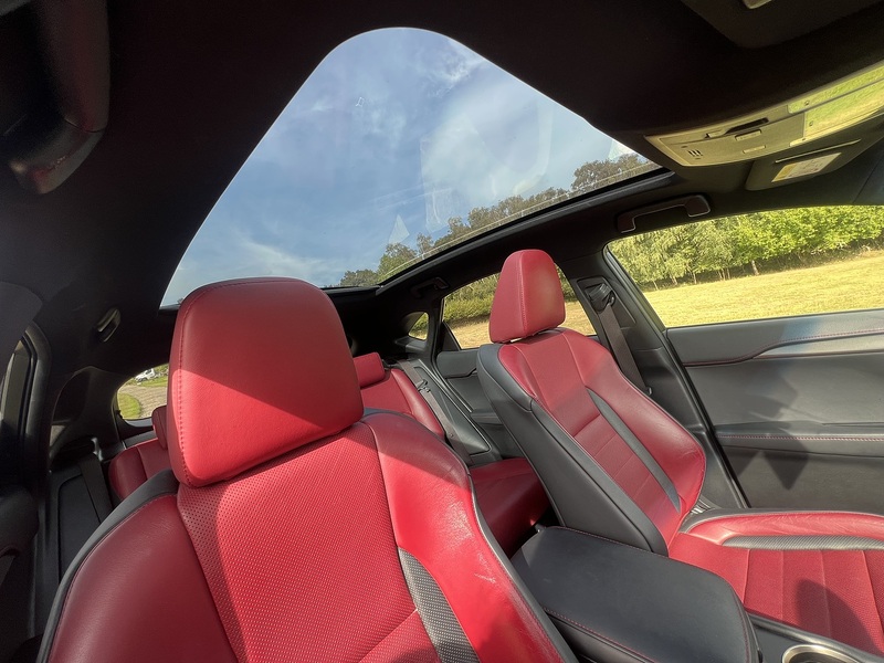 Lexus NX 300h F Sport - U11310