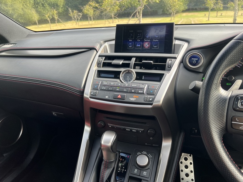 Lexus NX 300h F Sport - U11310