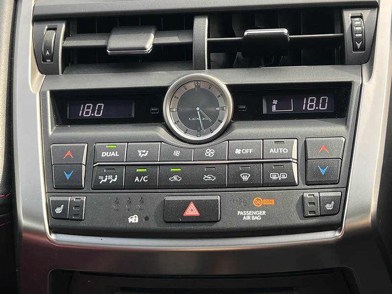Lexus NX 300h F Sport - U11310