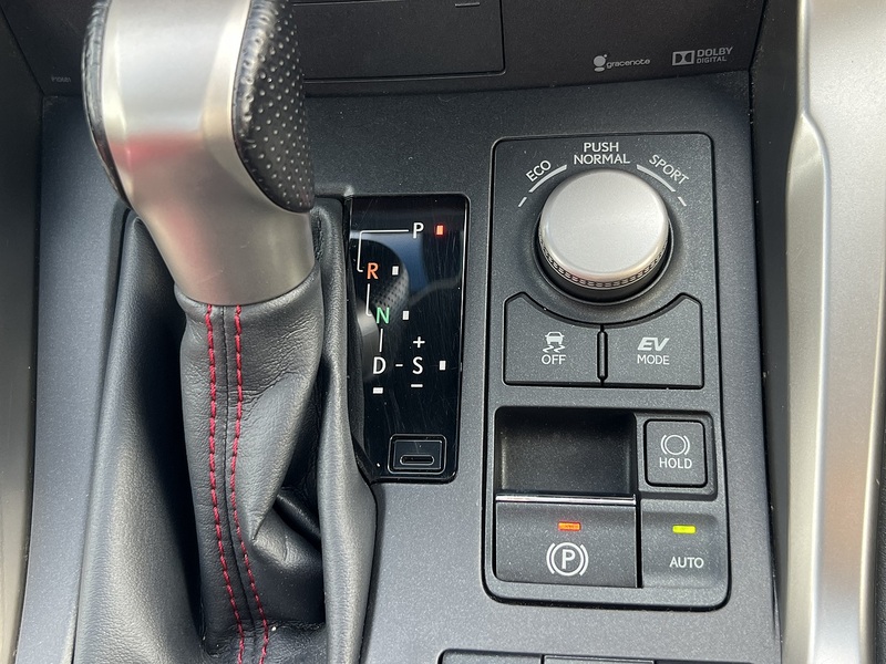 Lexus NX 300h F Sport - U11310