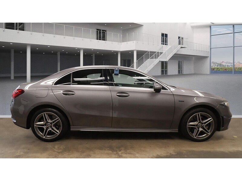 Mercedes-Benz A Class A250e AMG Line - U11314