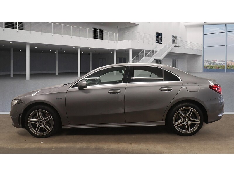 Mercedes-Benz A Class A250e AMG Line - U11314