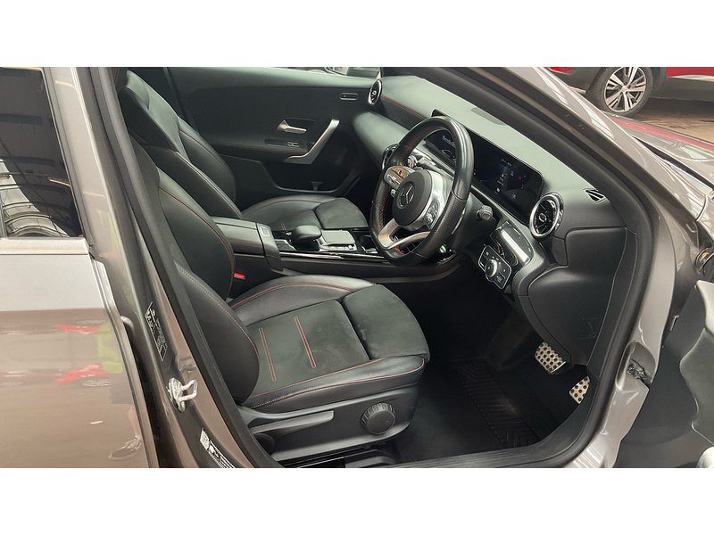 Mercedes-Benz A Class A250e AMG Line - U11314