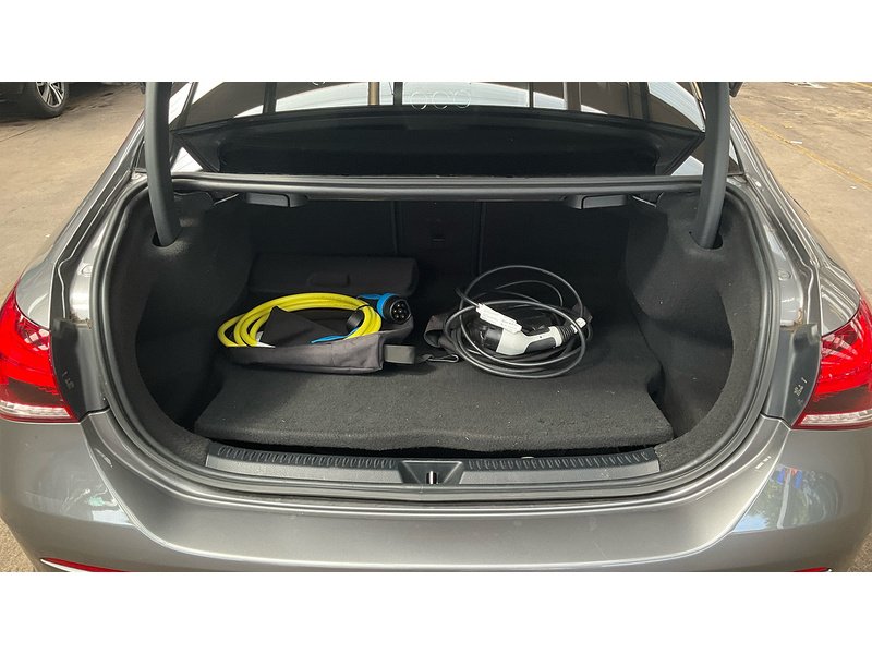 Mercedes-Benz A Class A250e AMG Line - U11314