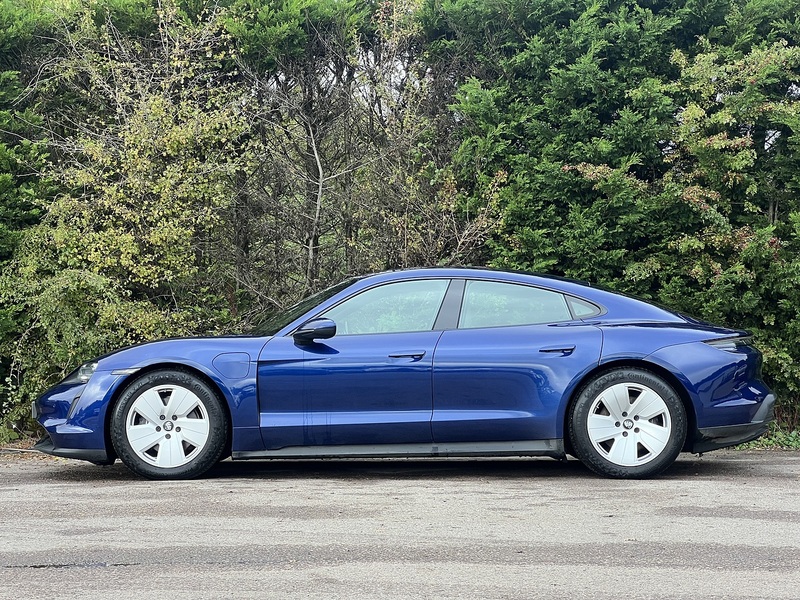 Porsche Taycan Performance Plus - U11316