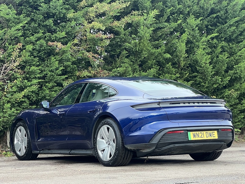 Porsche Taycan Performance Plus - U11316