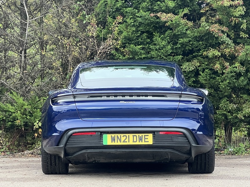 Porsche Taycan Performance Plus - U11316