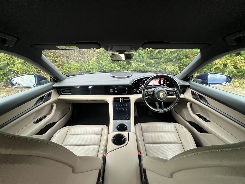 Porsche Taycan Performance Plus - U11316