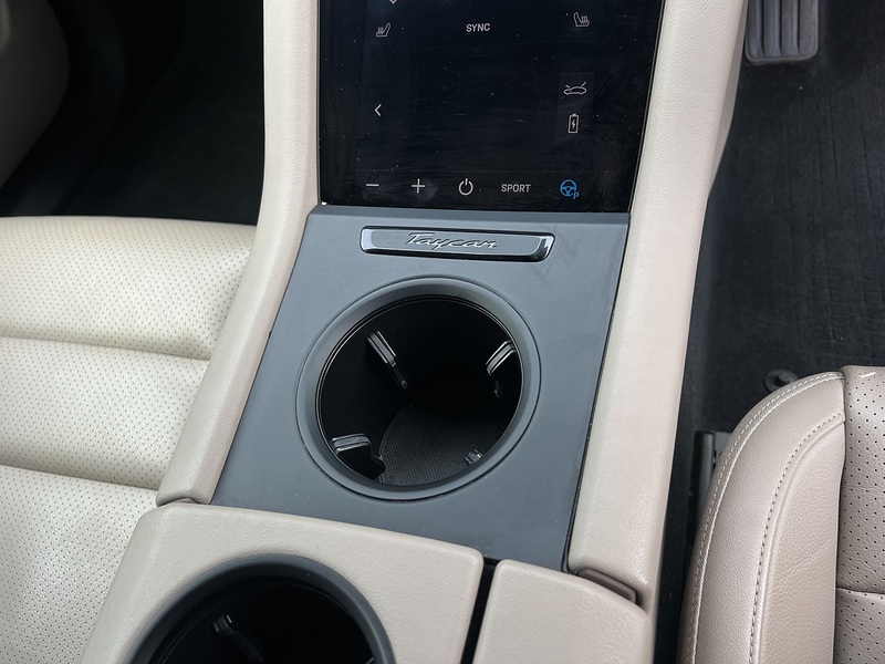 Porsche Taycan Performance Plus - U11316