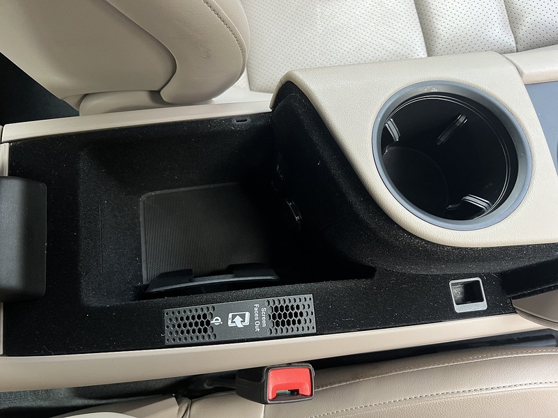 Porsche Taycan Performance Plus - U11316