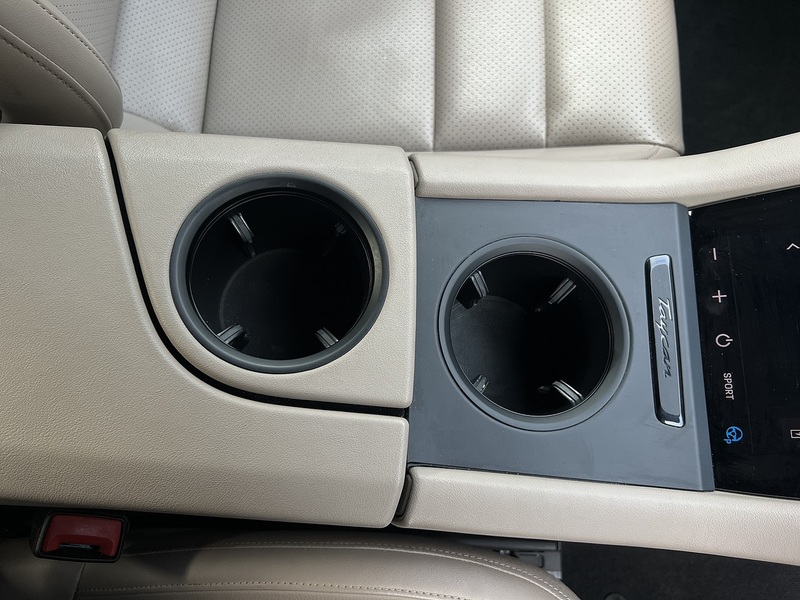 Porsche Taycan Performance Plus - U11316