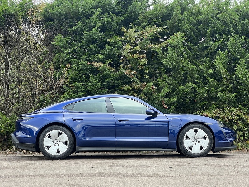 Porsche Taycan Performance Plus - U11316
