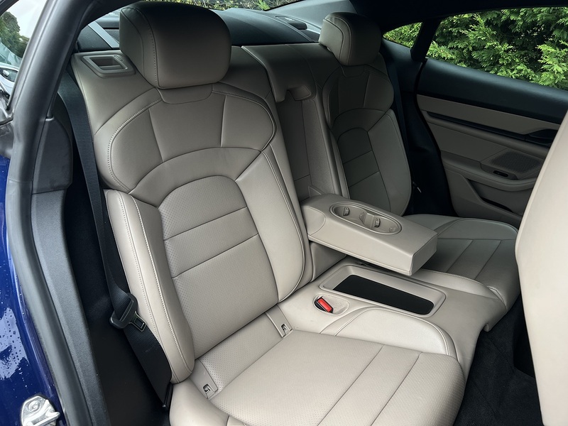 Porsche Taycan Performance Plus - U11316