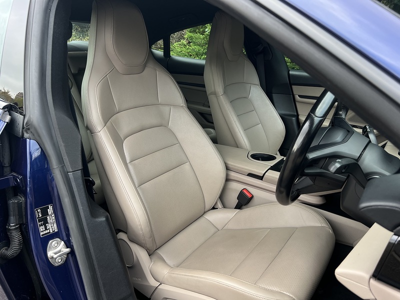 Porsche Taycan Performance Plus - U11316