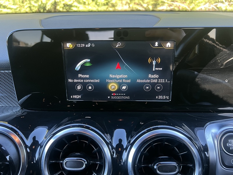 Mercedes-Benz GLB GLB200 AMG Line - U11322