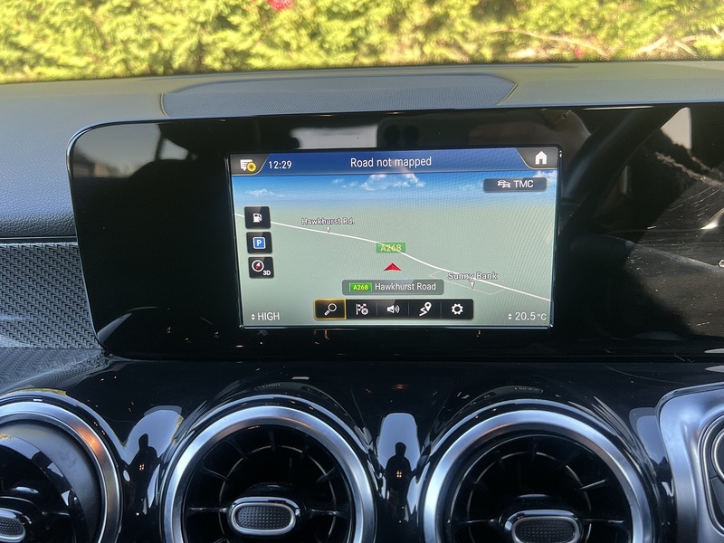 Mercedes-Benz GLB GLB200 AMG Line - U11322