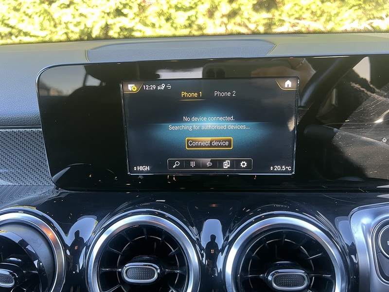 Mercedes-Benz GLB GLB200 AMG Line - U11322