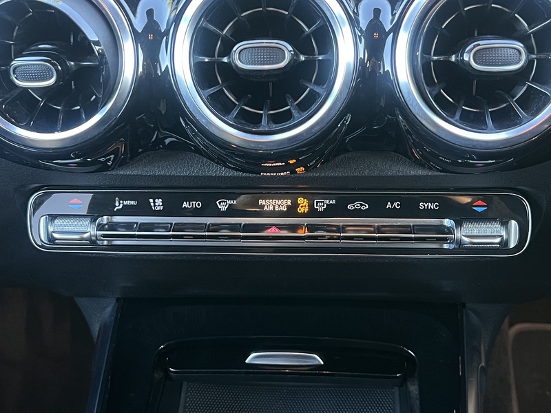 Mercedes-Benz GLB GLB200 AMG Line - U11322