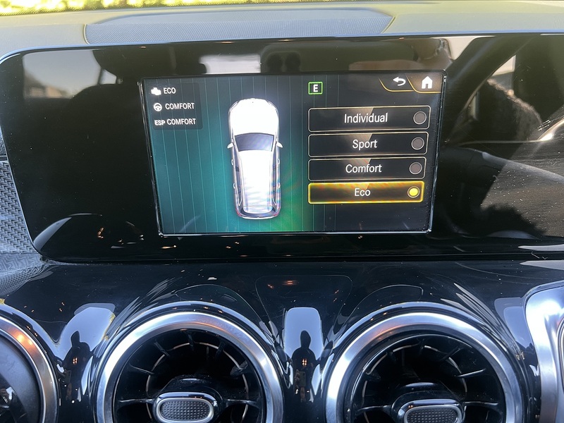 Mercedes-Benz GLB GLB200 AMG Line - U11322