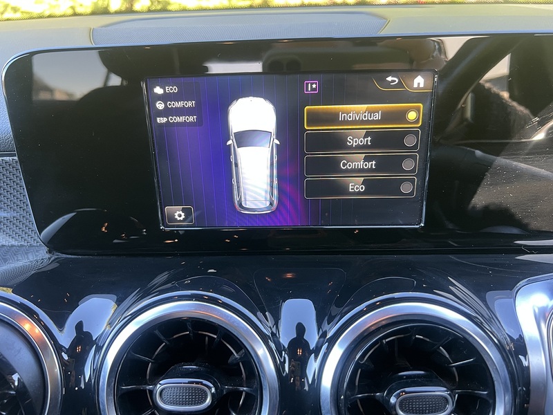 Mercedes-Benz GLB GLB200 AMG Line - U11322