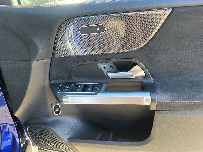 Mercedes-Benz GLB GLB200 AMG Line - U11322