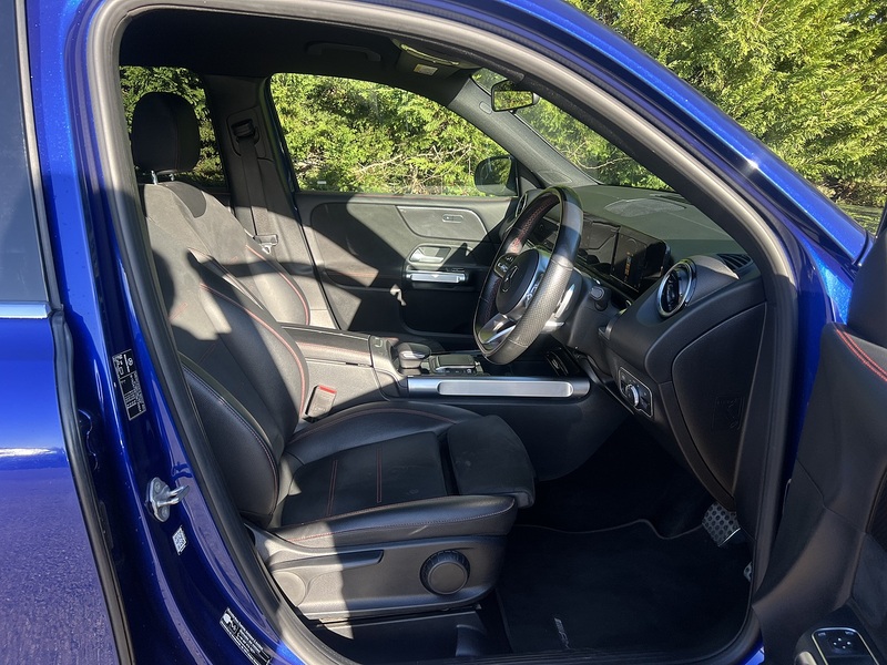 Mercedes-Benz GLB GLB200 AMG Line - U11322