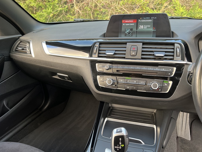 BMW 2 Series 218i M Sport - U11323