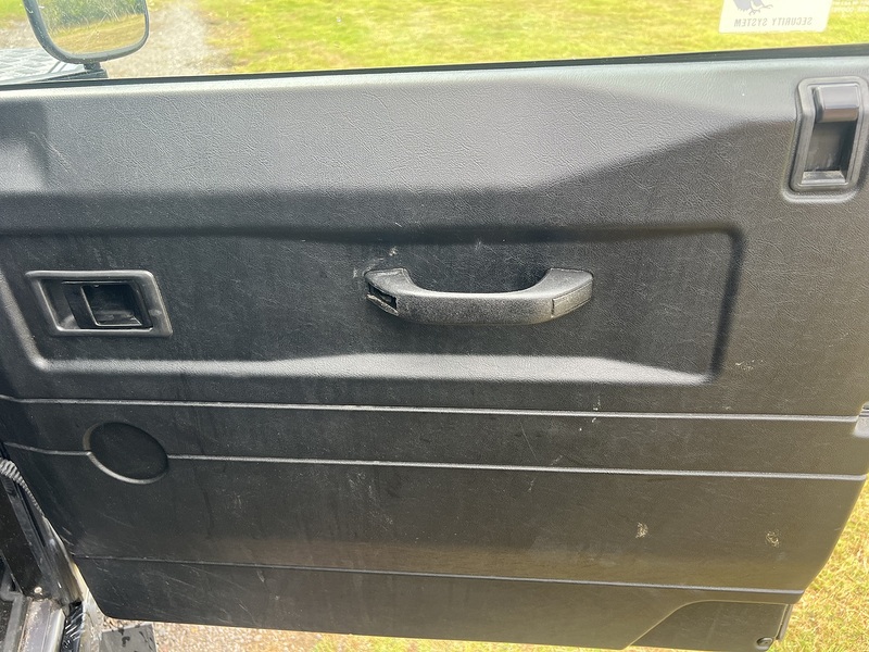 Land Rover Defender 110  - U11326