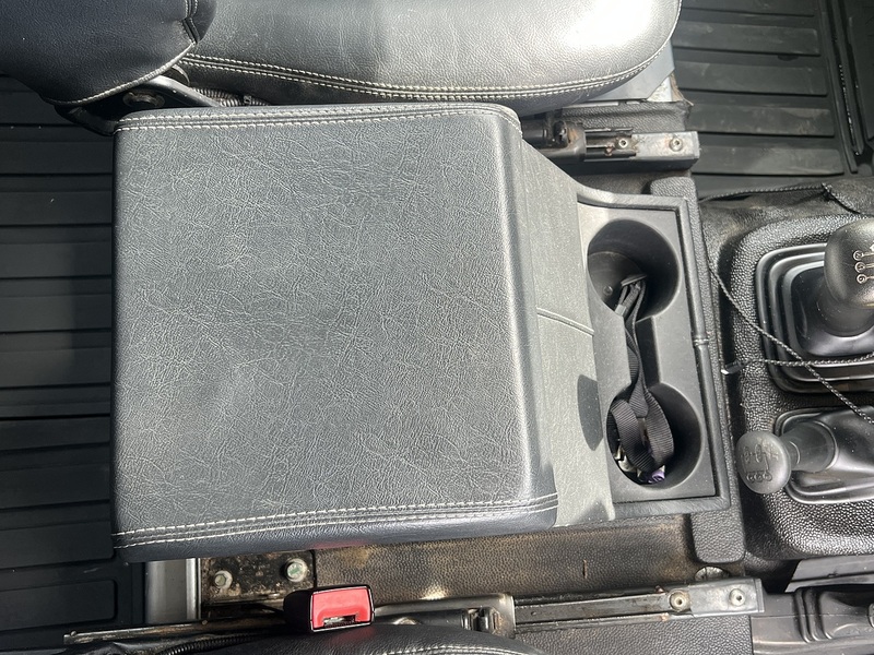 Land Rover Defender 110  - U11326