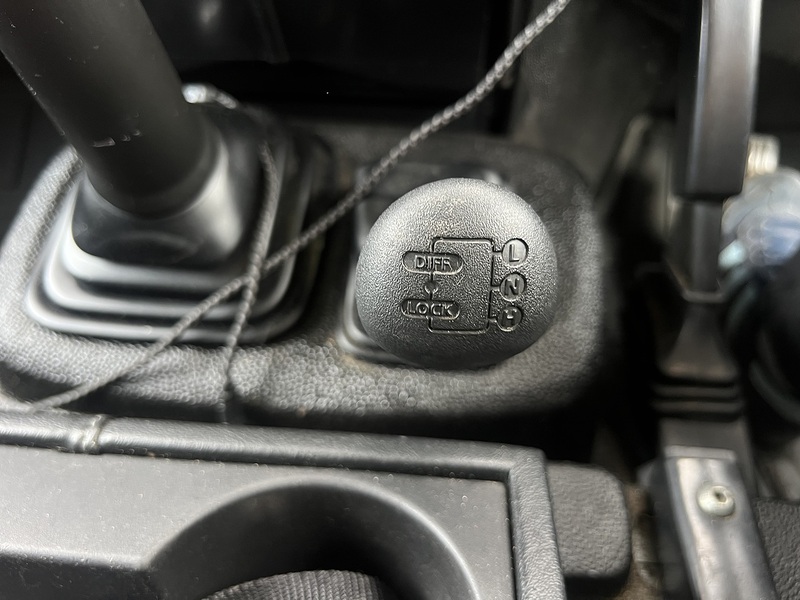 Land Rover Defender 110  - U11326