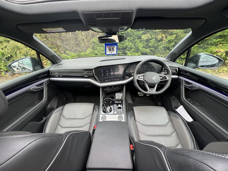 Volkswagen Touareg TDI V6 Black Edition - U11329