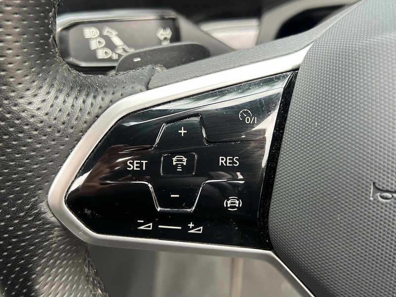 Volkswagen Touareg TDI V6 Black Edition - U11329