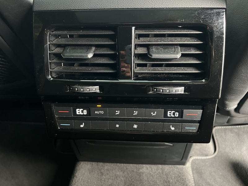 Volkswagen Touareg TDI V6 Black Edition - U11329