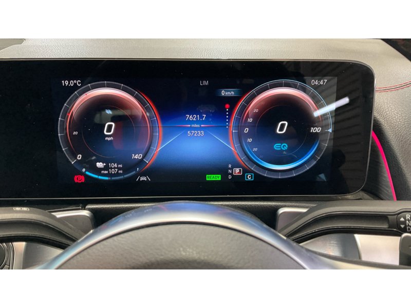 Mercedes-Benz EQB EQB 350 AMG Line - U11330