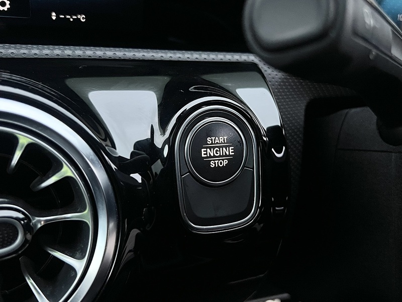 Mercedes-Benz CLA CLA250e AMG Line Night Edition - U11331