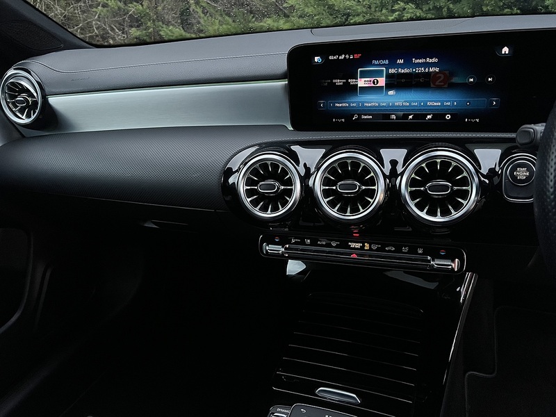 Mercedes-Benz CLA CLA250e AMG Line Night Edition - U11331