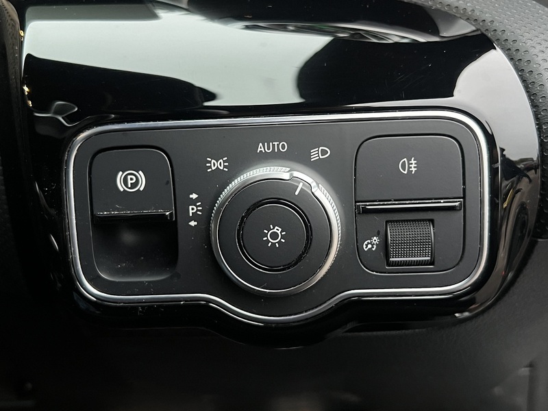 Mercedes-Benz CLA CLA250e AMG Line - U11333