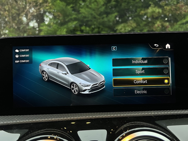 Mercedes-Benz CLA CLA250e AMG Line - U11333