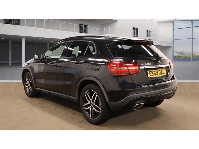 Mercedes-Benz GLA GLA180 Urban Edition - U11342