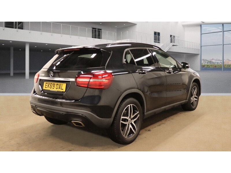Mercedes-Benz GLA GLA180 Urban Edition - U11342