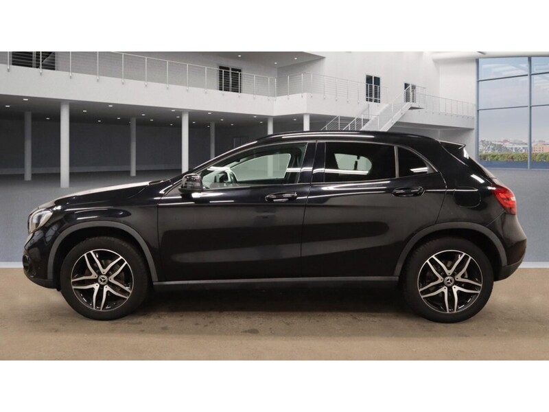 Mercedes-Benz GLA GLA180 Urban Edition - U11342